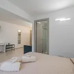 Domo Archea, Al Centro Di 3*