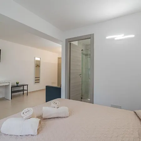 Domo Archea, Al Centro Di 3*