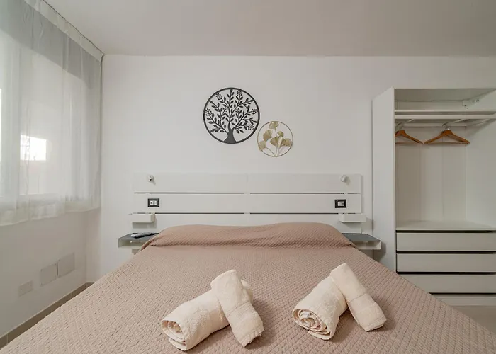 Domo Archea, Al Centro Di ゲストハウス オルビア