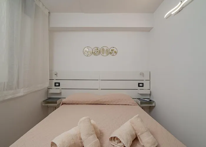 Domo Archea, Al Centro Di ゲストハウス オルビア